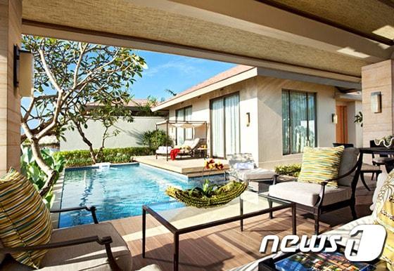 본문 이미지 - 발리 최고의 럭셔리 호텔인 물리아 발리의 ‘더 물리아'가 미국 콘데나스 트래블러 ’2015년 아시아 Top 25 리조트’ 부문에 선정됐다. 사진/ 트래블바이크뉴스 DB ⓒ News1