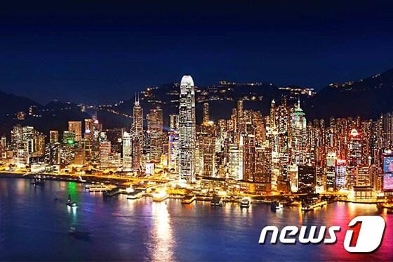 본문 이미지 - 올겨울, 화려한 크리스마스도 즐기고 메가 세일의 기회도 잡고 싶다면 홍콩으로 떠나보자. .사진 출처/홍콩관광청 페이스북ⓒ News1