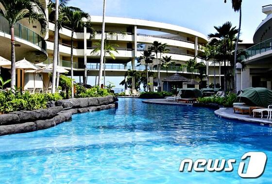 본문 이미지 - 쉐라톤 코나 리조트는 케아우호우 베이 위에 지어졌다. 사진 제공/ 허니문리조트 ⓒ News1