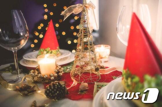 본문 이미지 - 서울 삼성동의 그랜드 인터콘티넨털과 인터콘티넨털 서울 코엑스는 '컬러 오브 크리스마스' 패키지를 선보인다. 사진 제공/ 그랜드 인터콘티넨털 서울 파르나스 ⓒ News1