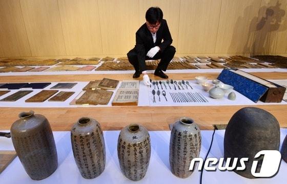 본문 이미지 - 경찰이 압수한 문화재 뉴스1 ⓒ News1