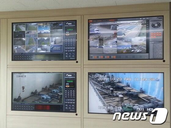 본문 이미지 - 김포시 상수도사업소 종합통제실  CCTV화면 ⓒ News1