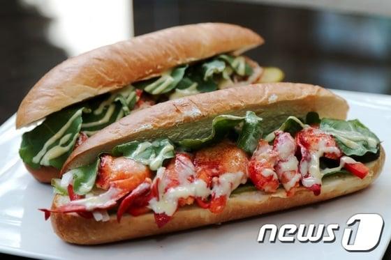 본문 이미지 - 로브스터 롤.(롯데호텔 부산 제공)ⓒ News1
