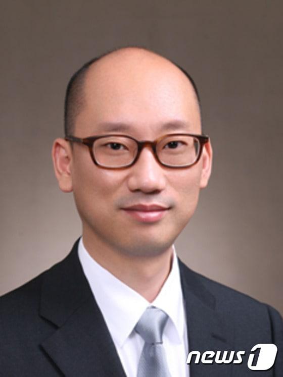 본문 이미지 - 신동윤 부경대학교 인쇄정보학과 교수. (부경대 제공)ⓒ News1