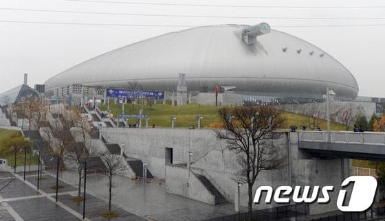 본문 이미지 - 니혼햄 파이터스의 홈 구장 삿포로돔. /뉴스1 DB ⓒ News1 양동욱 기자