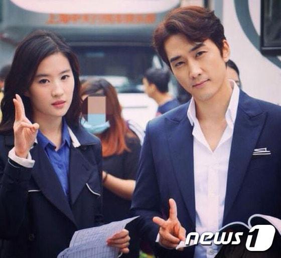 본문 이미지 - 송승헌과 유역비가 지난 10일 유역비의 어머니와 함께 경남 남해 여행을 다녀온 것으로 알려진 가운데, 이들이 묵은 숙소는 남해에 있는 ‘사우스케이프 SPA& SUITE’로 알려졌다. 사진 출처/ 허니사이드 ⓒ News1 travel