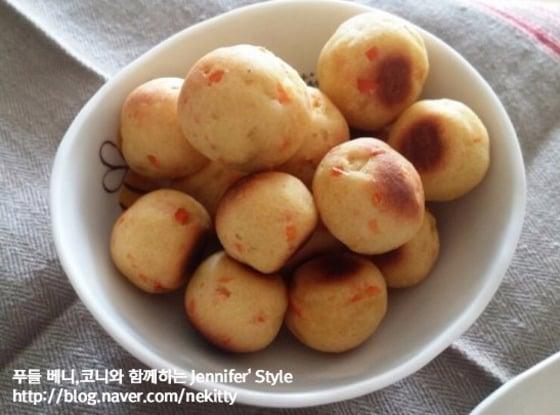 본문 이미지 - '고구마당근볼'은 섬유질이 풍부하며 장 건강에 도움이 되기 때문에 변비 예방과 해결에 도움이 된다.(정보 및 사진 네이버 블로거 '푸들 베니, 코니와 함께하는 Jennifer' Style' 제공)ⓒ News1