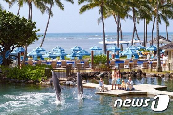 본문 이미지 - 와이키키 해변에서 10분 거리에 있는 카할라 리조트는 338개의 객실을 보유한 5성급 리조트다. 사진 출처/ 카할라 리조트 홈페이지 ⓒ News1