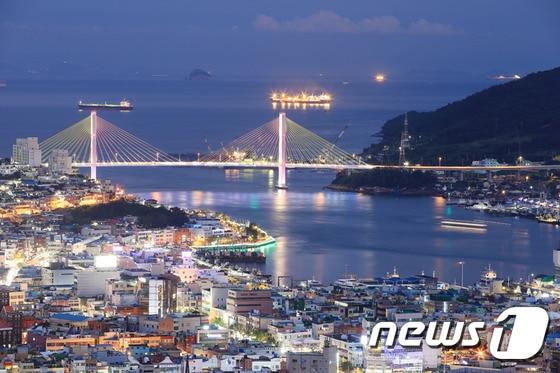 본문 이미지 - 여수 밤바다의 모습. 이하 사진-관광공사 ⓒ News1