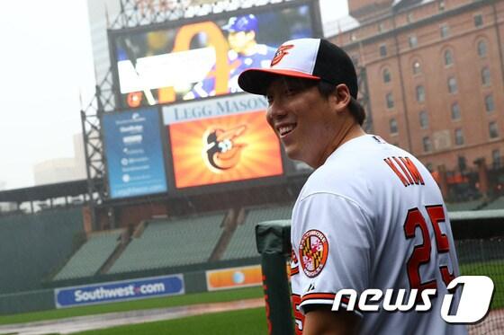 본문 이미지 - 김현수가 24일(한국시간) 메이저리그 볼티모어 오리올스와 공식 계약을 맺었다.(리코스포츠 제공) ⓒ News1 권혁준 기자