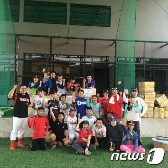 본문 이미지 - 이만수(57) 전 SK 감독이 라오스에 뿌린 씨앗이 조금씩 결실을 맺고 있다. 한국과 라오스의 친선야구대회 개최에 이어 양국 외교부가 야구 지원과 관련해 양해각서(MOU)를 체결했다. (이만수 감독 제공). ⓒ News1