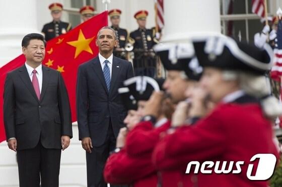 본문 이미지 - 버락 오바마 미국 대통령과 시진핑 중국 국가주석. ⓒAFP=뉴스1