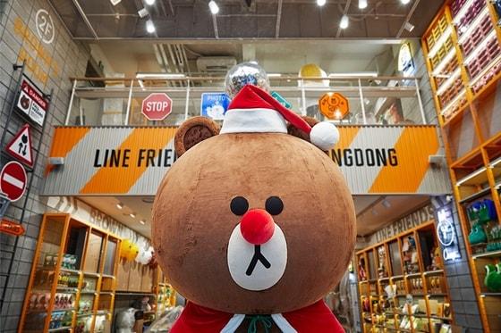 본문 이미지 - '라인프렌즈' 명동2호점 전경. ⓒ News1