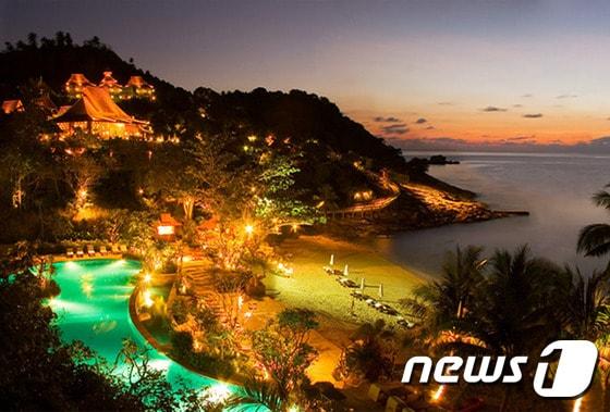 본문 이미지 - 코팡안 섬에 위치한 한적하고 조용한 산티야 리조트. 사진 제공/허니문리조트 ⓒ News1