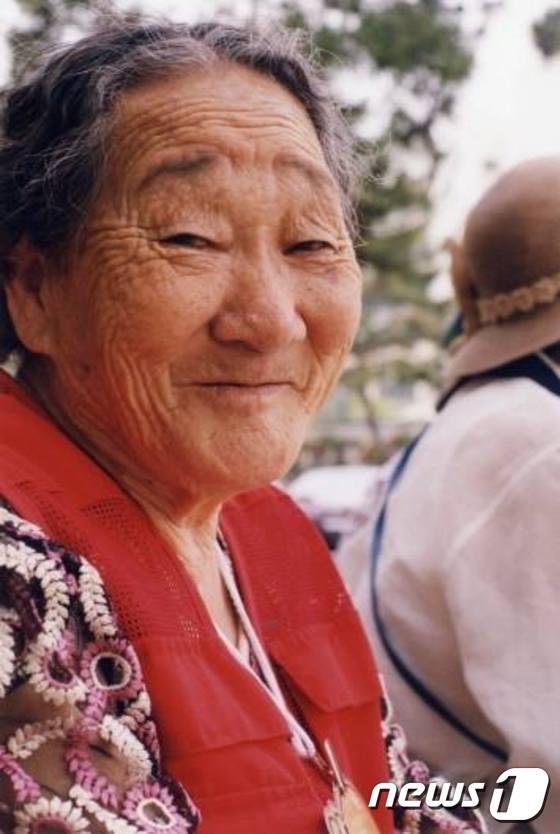 본문 이미지 - 5일 96세를 일기로 별세한 일본군 위안부 피해자 최갑순 할머니.(출처: 한국정신대문제대책협의회 페이스북)  ⓒ News1