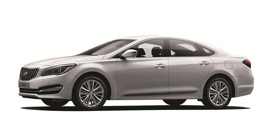 본문 이미지 - 현대자동차는 고객 선호사양을 확대 적용하고 가격을 인하한 ‘2016 아슬란’을 12월 7일부터 시판한다고 밝혔다. (사진제공=현대차그룹)ⓒ News1