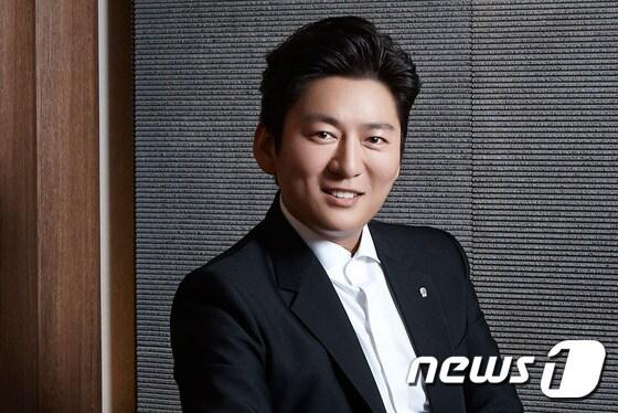 본문 이미지 - 반얀트리 클럽 앤 스파 서울은 12월 7일 식음료 이사로 강레오 요리연구가를 선임했다. 사진 제공/ 반얀트리 클럽 앤 스파 서울 ⓒ News1travel