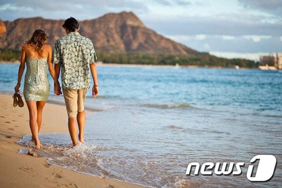 본문 이미지 - 웨스틴 모아나 서프라이더는 오랜 역사와 전통을 자랑하는 허니문 여행객의 성지이다. 사진 출처/ 웨스틴 모아나 서프라이더 페이스북 ⓒ News1travel