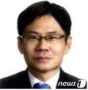 본문 이미지 - 어린이병원장으로 임명된 김재복씨 ⓒ뉴스1