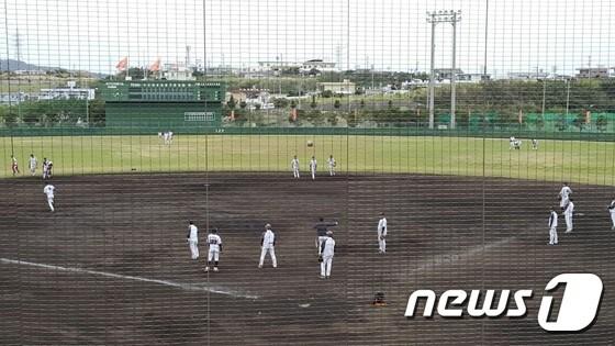 본문 이미지 - 한화 이글스가 일본 오키나와 고친다구장에서 훈련을 하고 있다.ⓒ News1