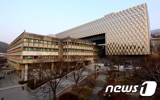 본문 이미지 - 서울대 관정도서관. ⓒ News1 박지혜 기자