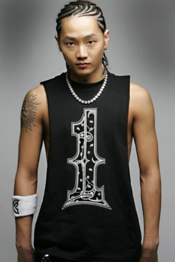 본문 이미지 - 힙합그룹 원타임 출신 오진환이 오는 5월 결혼한다.