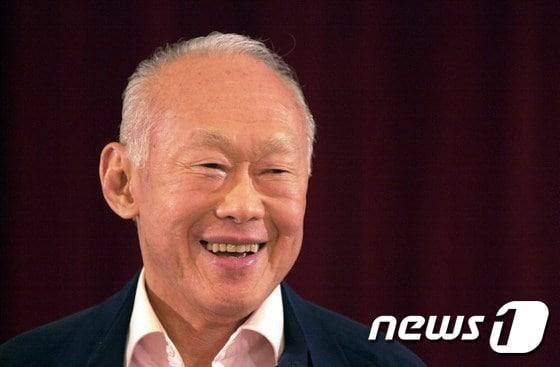 본문 이미지 - 리콴유 전 싱가포르 총리 ⓒ AFP=뉴스1 자료 사진