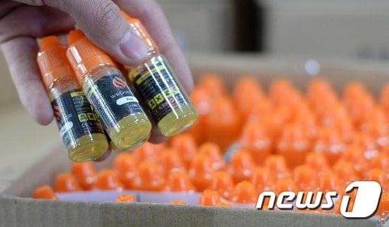 본문 이미지 - 니코틴 용액. (사진은 기사 내용과 무관함) / 뉴스1 ⓒ News1