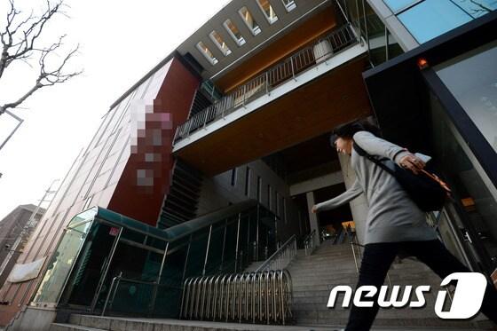 본문 이미지 - 이규태 일광공영 회장의 개인 사무실이 있는 서울 성북구 돈암동의 한 교회. ⓒ News1 박정호 기자