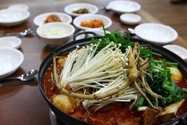 본문 이미지 - 덕산스파캐슬 인근 음식점 '청미래' ⓒ News1