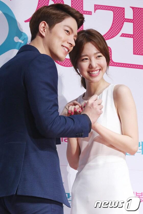 본문 이미지 - 영화 '위험한 상견례2' 제작보고회에 참석한 배우 홍종현(왼쪽)과 진세연. ⓒ News1