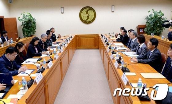 본문 이미지 - 14일 오후 서울 종로구 도렴동 외교부에서 제10차 한일 안보정책협의회가 열리고 있다. (외교부 제공) 2015.4.14/뉴스1 ⓒ News1 조희연 기자