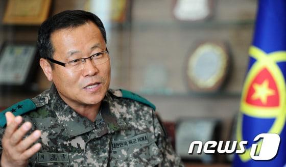 본문 이미지 - 육군 35사단장 최창규 사단장(소장)이 18일 전북 임실군 35사단에서 뉴스1과 만나 인터뷰를 갖고 있다.2015.4.18/뉴스1 ⓒ News1 김대웅 기자