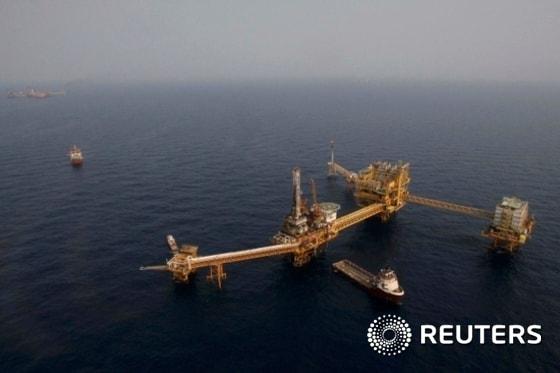 본문 이미지 - 멕시코 동남부 캄페체 앞바다에 위치한 해양유전플랫폼