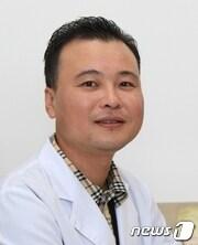 본문 이미지 - 써비코그래피 판독자 자격증을 취득한 원광대학교 산부인과 김병륜 교수.(2015.4.7/뉴스1ⓒ News1