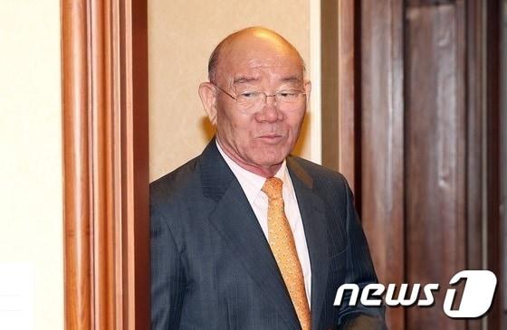 본문 이미지 - 국민연금 도입을 반대하다 임기 후반에 찬성으로 돌아선 전두환 전 대통령./ⓒ News1