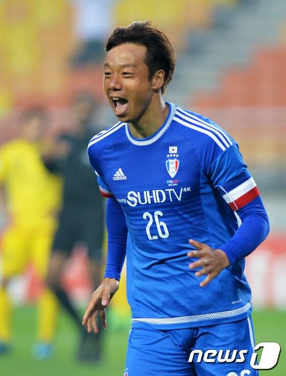 본문 이미지 - 수원 삼성의 10월 선수로 선정된 염기훈. ⓒ News1 