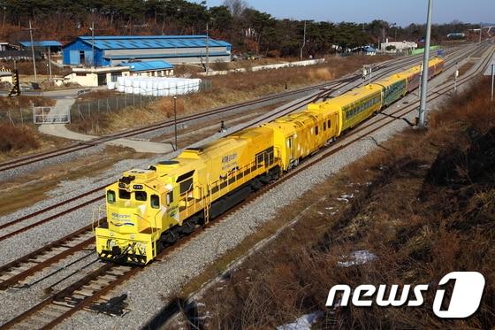 본문 이미지 - 세계최초 온돌마루열차 서해금빛열차ⓒ News1