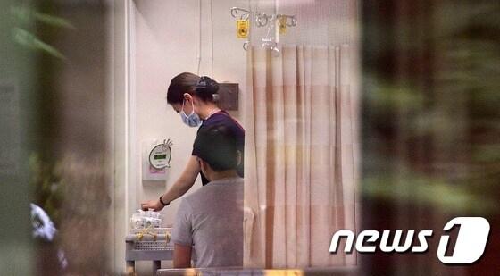 본문 이미지 - 서울의 한 국가지정 입원치료병상 모습./뉴스1 ⓒ News1 박지혜 기자