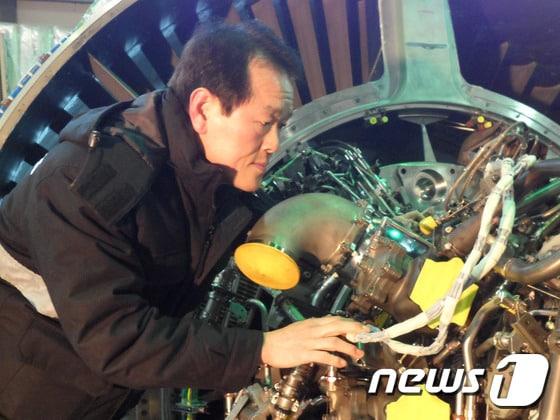 본문 이미지 - 김용기 대한항공 항공기 엔진 정비 명장 ⓒ News1