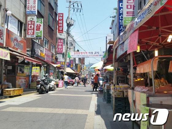 본문 이미지 - 성남시 수정구 중앙전통시장 장터길이 15일부터 일방통행로로 지정된다. 사진-성남시 제공ⓒ News1