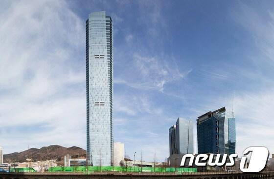 본문 이미지 - 부산국제금융센터 전경.ⓒ News1 이승배 기자