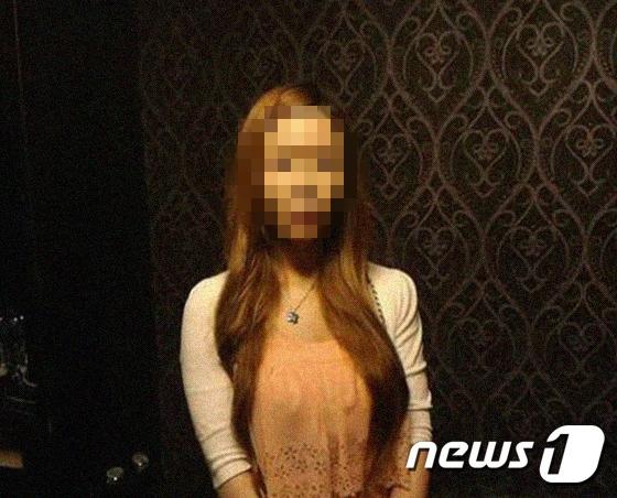 본문 이미지 - 대만 경찰에 체포된 성매매 혐의 한국 여성 고 씨. 고씨는 자신이 대학생으로 학비를 벌기위해 대만으로 왔다고 밝혔다. (사진 출처 = 대만 차이나타임스)ⓒ 뉴스1