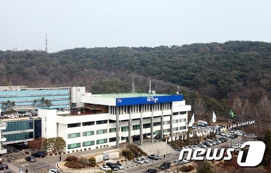 본문 이미지 - 경기도청사/사진제공=경기도청 ⓒ News1