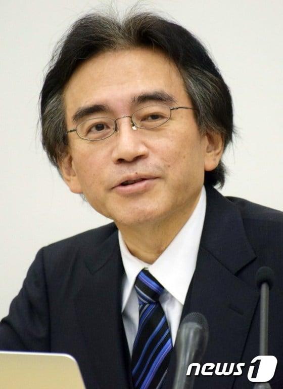 본문 이미지 - 일본 닌텐도의 최고경영자(CEO) 이와타 사토루(岩田聡)가 11일 오전 4시 47분 담관 종양으로 사망했다. AFP=뉴스1
