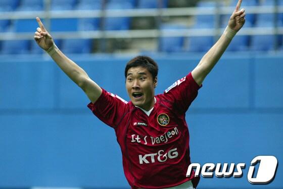 본문 이미지 - 내셔널리그 김해시청에 입단한 정성훈. ⓒ News1 DB
