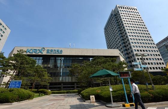 본문 이미지 - 서울 여의도 한국거래소 전경. /뉴스1 ⓒ News1