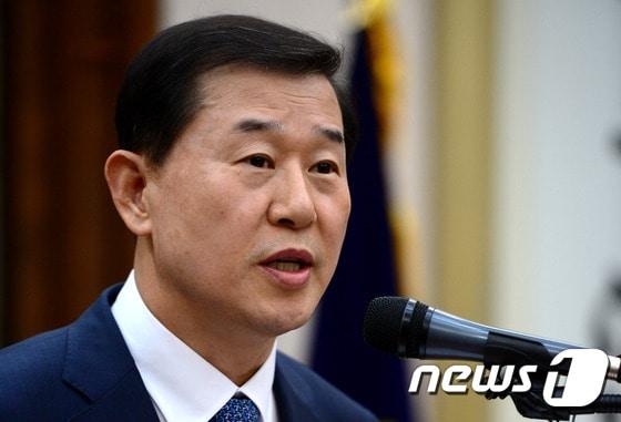 본문 이미지 - 국가인권위원회 위원장으로 내정된 이성호(57·사법연수원 12기) 서울중앙지법원장. ⓒ News1 박정호 기자