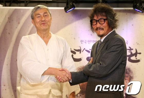 본문 이미지 - 23일부터 2월 14일까지 펼쳐지는 2016 전자랜드배 한국 바둑의 전설에 출전하는 조훈현 9단(왼쪽)과 조치훈 9단. ⓒ News1 