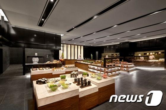 본문 이미지 - 부산 해운대그랜드호텔 1층에 위치한 뷔페레스토랑 그랜드테이블.(그랜드호텔 제공)ⓒ News1